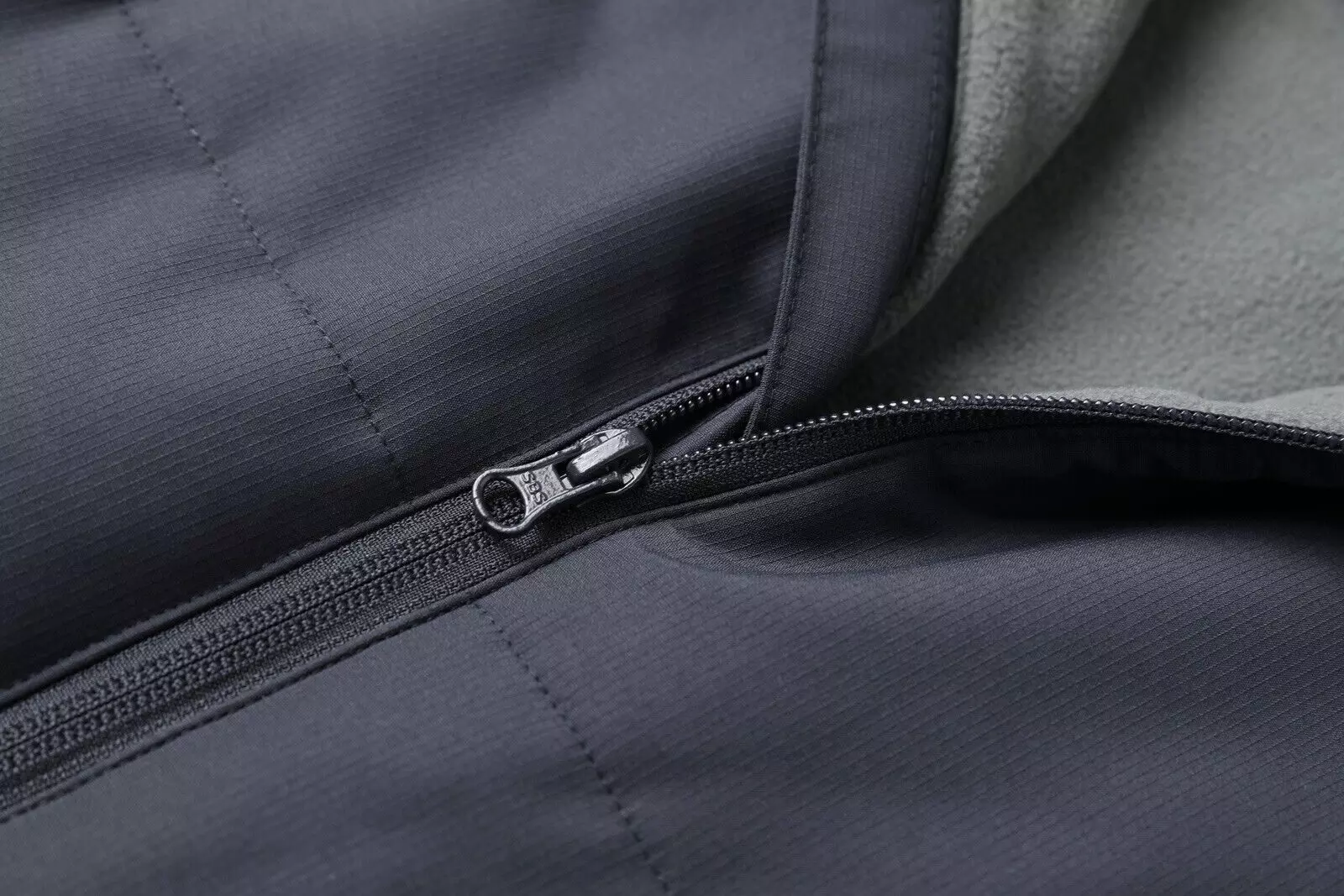 ISUSI Essential Vegan Down Vest – Insulated Fleece Hooded Puffer | Wholesale Supply - Image 7